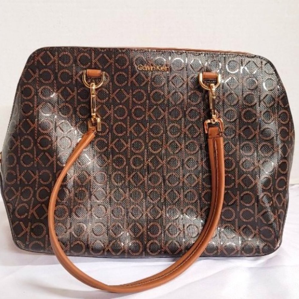 CALVIN KLEIN Lucy Triple Compartment Handbag